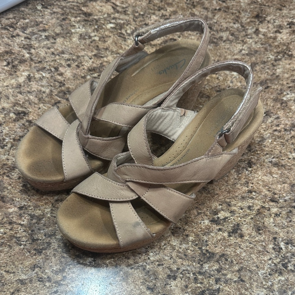 Clarks Women’s Taupe Slingback Cork Wedge Sandals 8